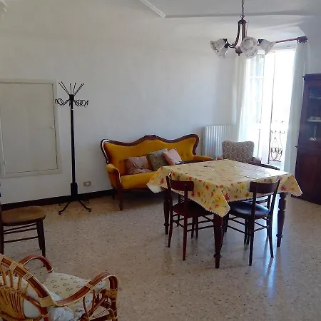 S92 - Sirolo, Bilocale In Piazza Vista Mare